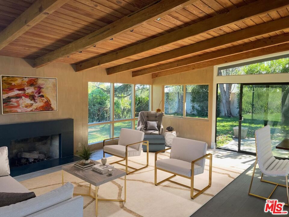 15434 Mulholland Drive