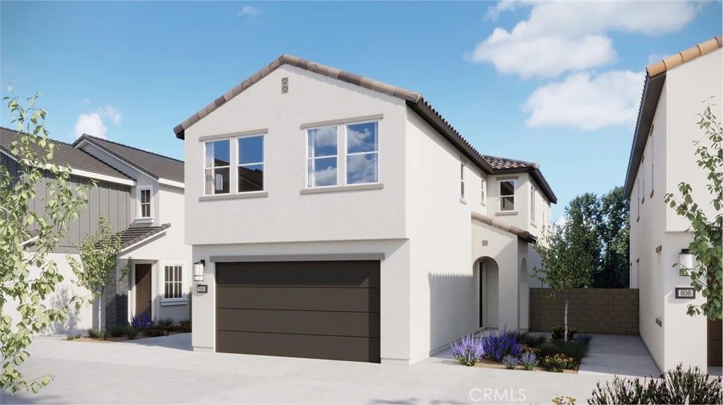 Photo of 2046 Pyrenes Place, Santa Paula, CA 93060 (MLS # OC26030773)