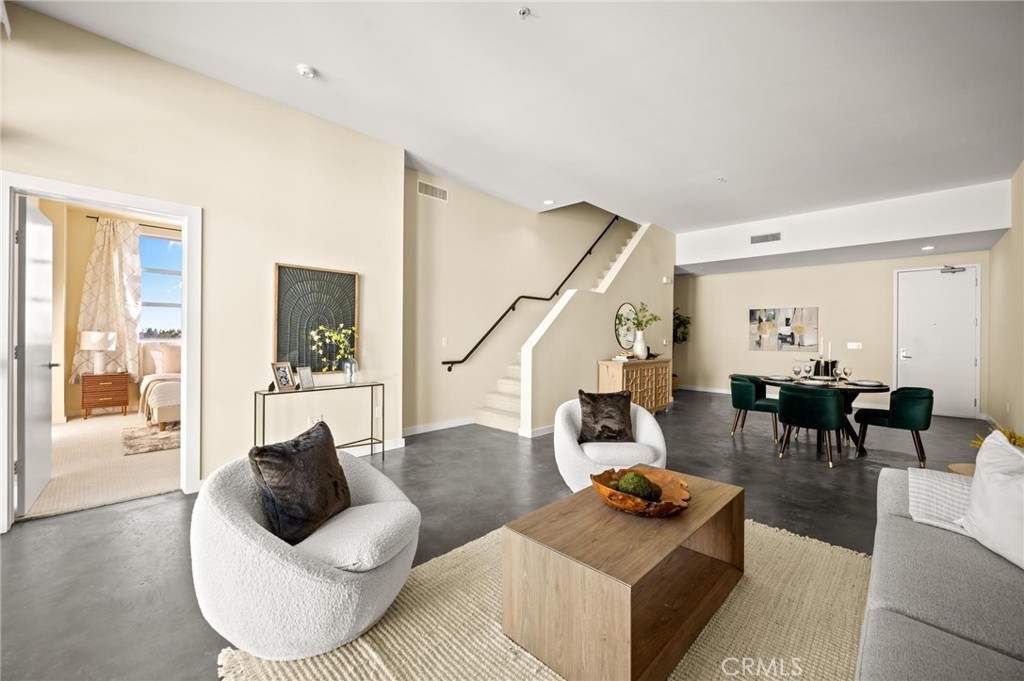 238 S Arroyo Parkway 401