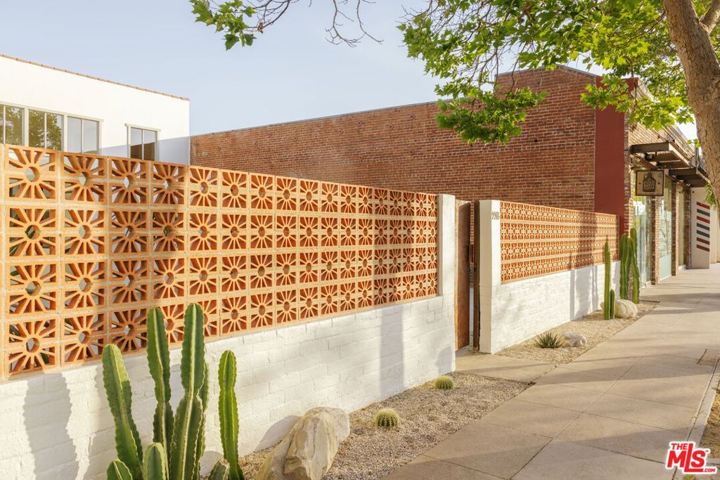 Photo of 2218 Pico Boulevard, Santa Monica, CA 90405 (MLS # 26730735)