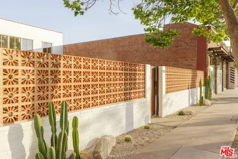 MLS: 26730735