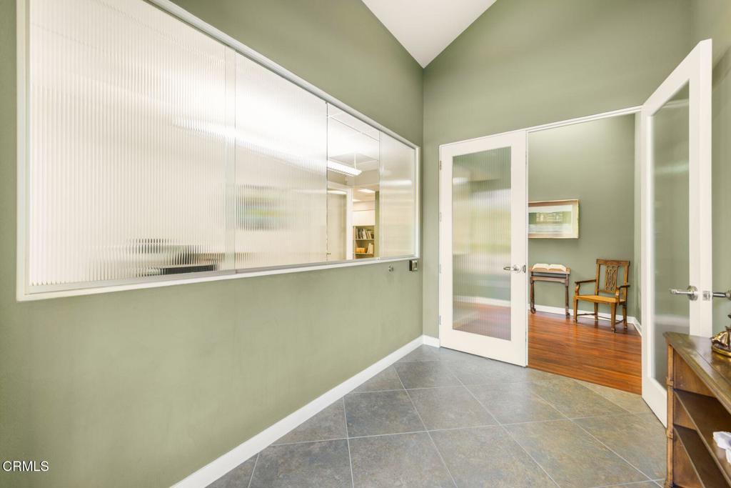 Properties 3 407 Bryant Circle G