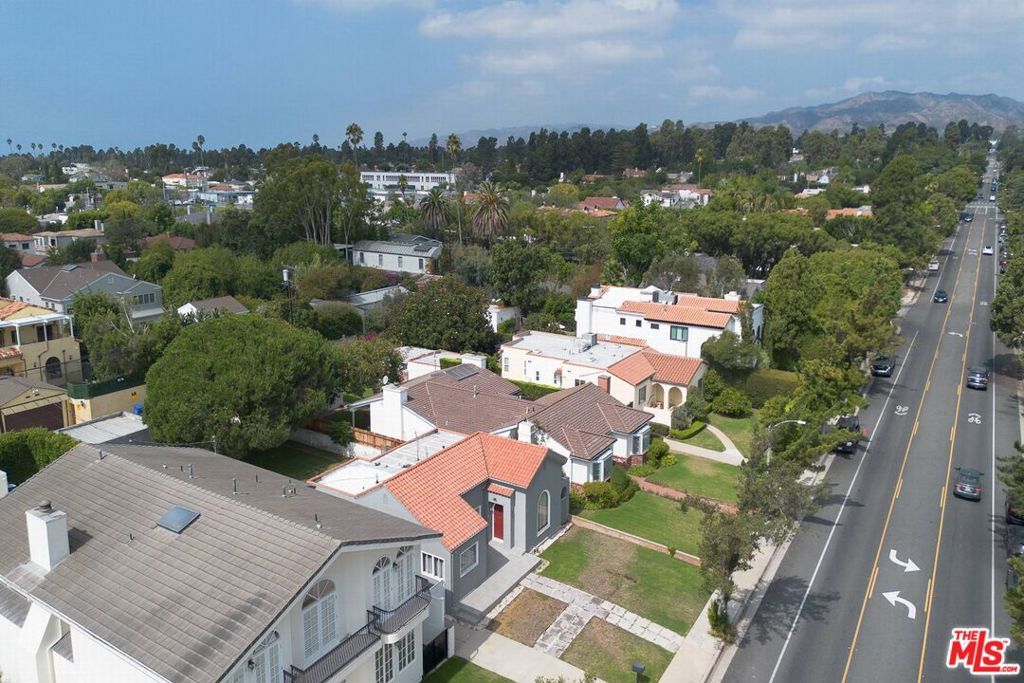 Photo of 928 26th Street, Santa Monica, CA 90403 (MLS # 25591259)