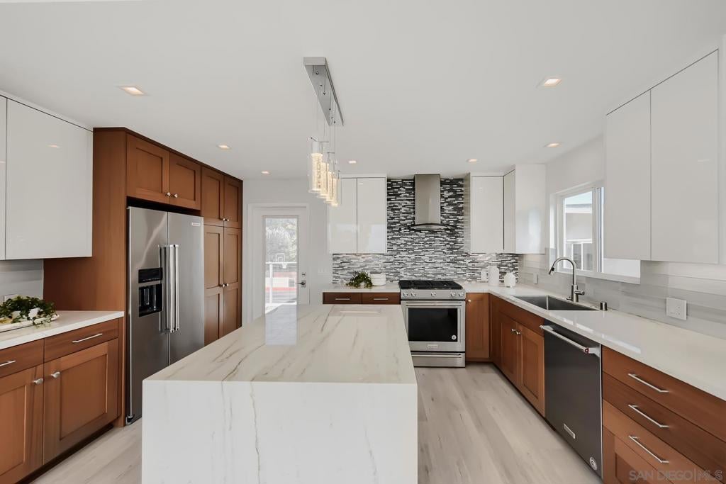 5379 La Jolla Mesa