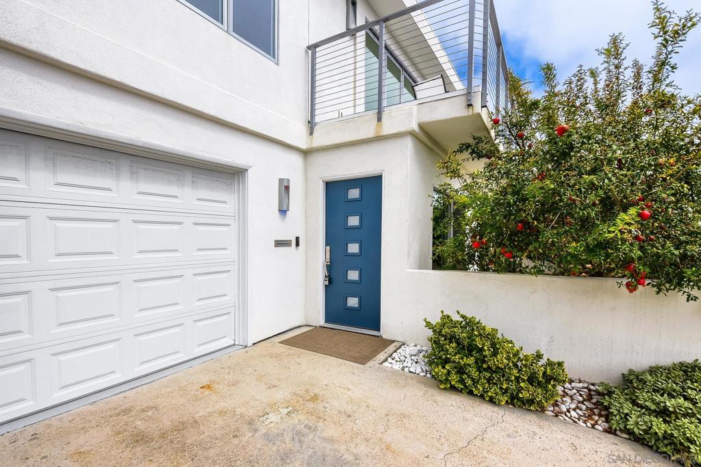 5379 La Jolla Mesa DR