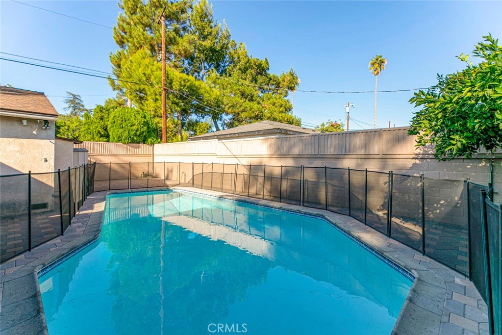 Rent this 3-bedroom, 2.5-bathroom corner lot residence, available either furnished or unfurnished to suit your lifestyle. Entrance has a secured gate. Your private backyard oasis, complete with a sparkling saltwater pool with a full outdoor bathroom for relaxation and entertaining.
Property highlights include:
An attached two-car garage for convenient parking and storage.
An installed Tesla charger, ready for your electric vehicle.
A prime corner lot position for maximum privacy and space.
Flexible rental options, with the choice of moving in furnished or unfurnished.
Contact us today to schedule a private viewing.