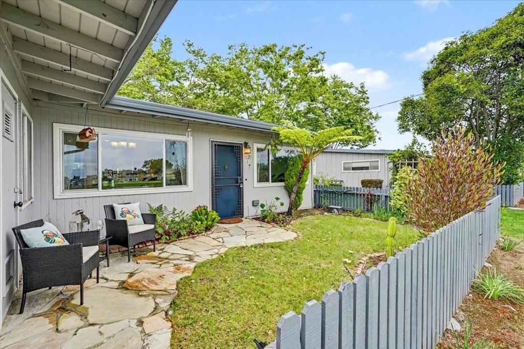 3125 Los Prados Street 1