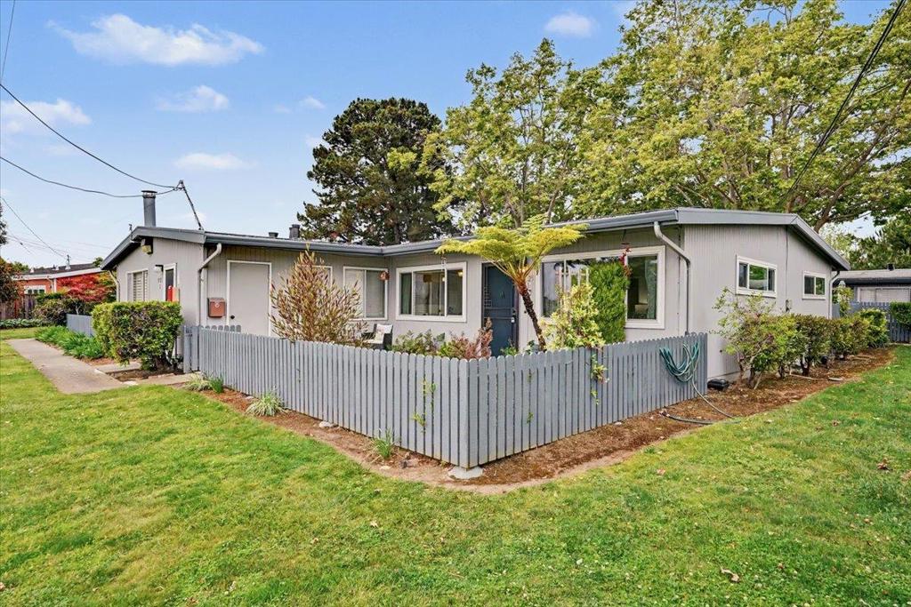 3125 Los Prados Street 1