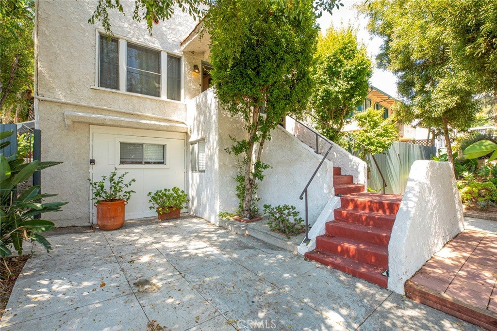 2400 2402 Merton Avenue