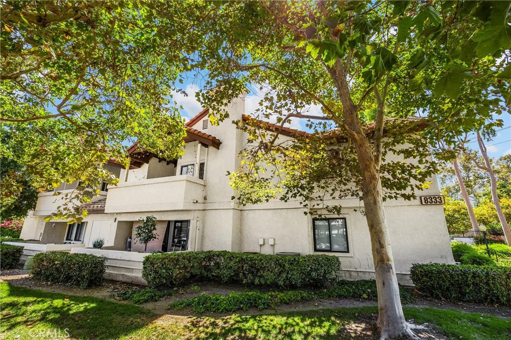 Welcome to Park Vineyard, a gated community in the heart of Rancho Cucamonga! This charming 2-bedroom, 2-bathroom condo offers a comfortable layout with updated laminate flooring and plenty of natural light. The living room opens to a spacious balcony, perfect for morning coffee, evening chats, or just enjoying the fresh air.
Step outside and take advantage of the community’s many amenities, including:
Pool and spa to unwind and relax,
Clubhouse for gatherings and events,
Tennis courts and walking trails to stay active,
Playground and large green belts for outdoor enjoyment, and
Secure, gated entry for added peace of mind.
The HOA also covers water and trash, helping keep things simple and low-maintenance. Conveniently located near shopping, dining, parks, and schools, this home blends comfort, convenience, and community — a great place to settle in and make your own.