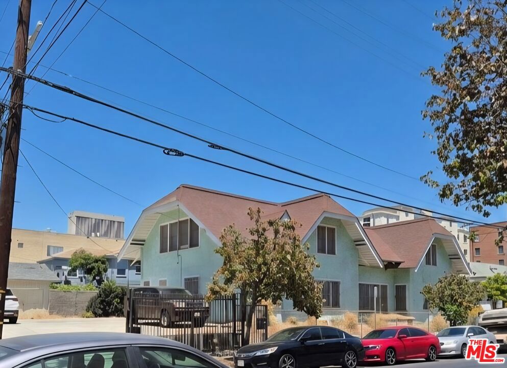 869 Irolo Street, Los Angeles CA 90005
