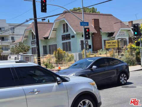 Photo of 869 Irolo Street, Los Angeles, CA 90005 (MLS # 26856581)