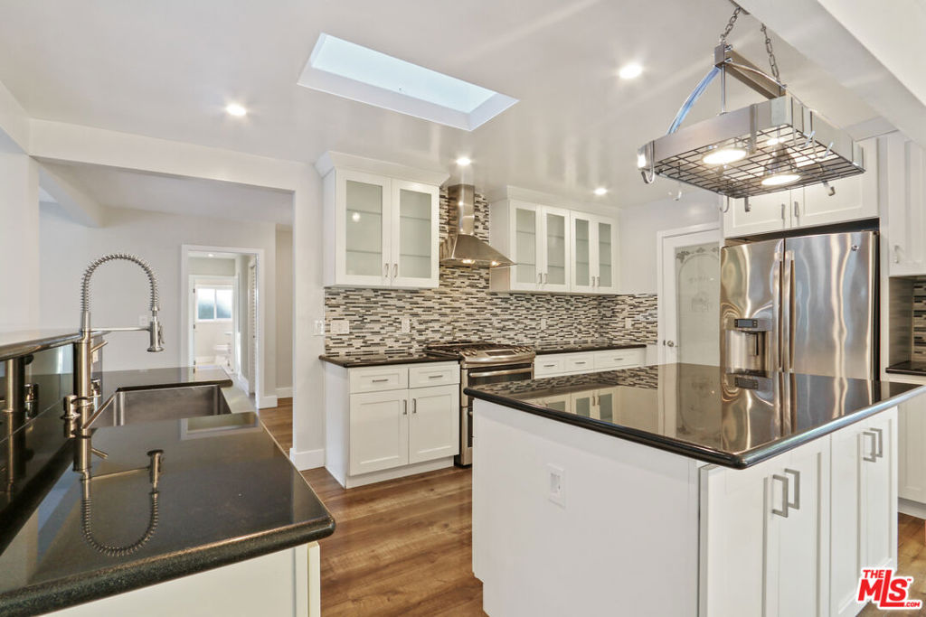 28745 N Enrose Avenue