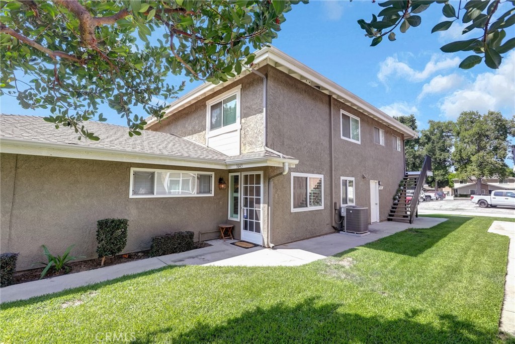 Welcome to this cozy 2-bedroom, 1-bath condo in the popular Villa La Verne community! This pet-friendly neighborhood has it all—pools, tennis courts, a baseball field, and BBQ areas for fun weekends. Inside, you will find an open layout with wood flooring throughout, central air and heat (A/C is only 2 years old), and plantation shutters on double-pane windows. The kitchen has been nicely updated with quartz counters, a farmhouse sink, gas stove, and modern lighting. Fresh paint and recessed lights give the home a bright, move-in-ready feel. You’ll also have a shared two-car garage with extra storage, an additional driveway spot, plus plenty of guest parking nearby. Each building has its own laundry room for added convenience. The HOA covers homeowner’s insurance, water, trash, access to three pools, and exterior building and grounds maintenance. Great location—just a short walk to Las Flores Park, close to award-winning schools, and minutes from the University of La Verne, Old Town shops and restaurants, theaters, and hiking at Marshall Canyon.
It is a home that is easy to love and ready for you to move in!