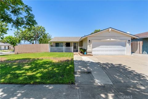 Photo of 415 Hidalgo Avenue, Redlands, CA 92374 (MLS # IG26157547)