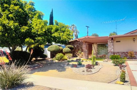 Photo of 22929 Leadwell Street, West Hills, CA 91307 (MLS # SR26094212)