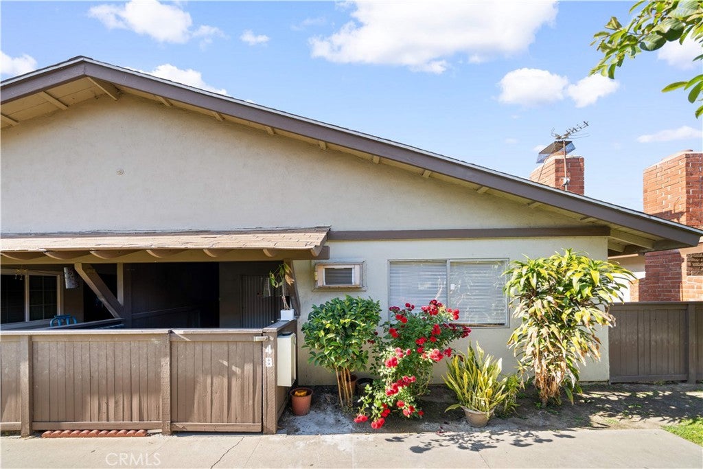 9166 Cerritos Avenue