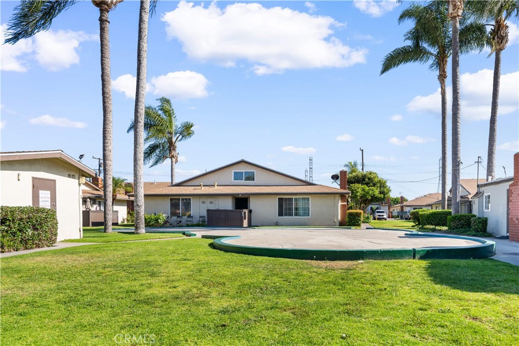 9166 Cerritos Avenue 48