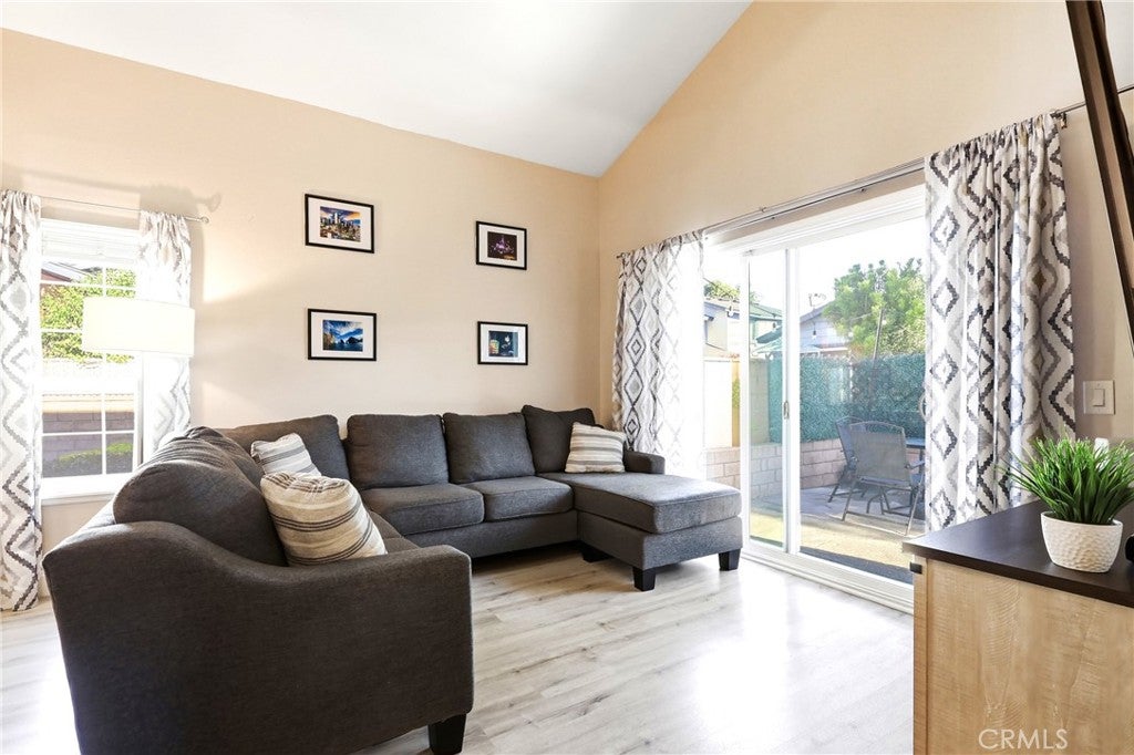 860 Carlton Privado