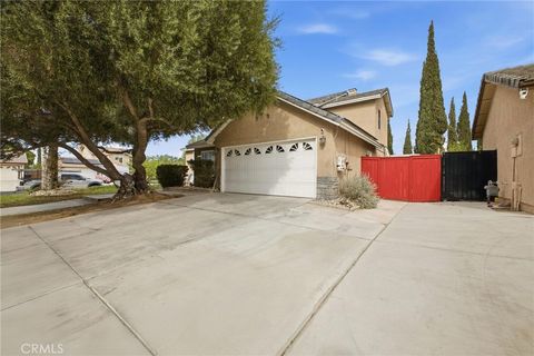 Photo of 14673 Owens River Rd, Victorville, CA 92392 (MLS # IV26074188)