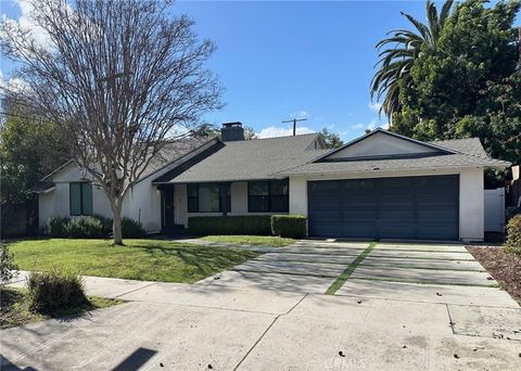 Photo of 5301 Ethel Avenue, Sherman Oaks, CA 91401 (MLS # SR26035633)
