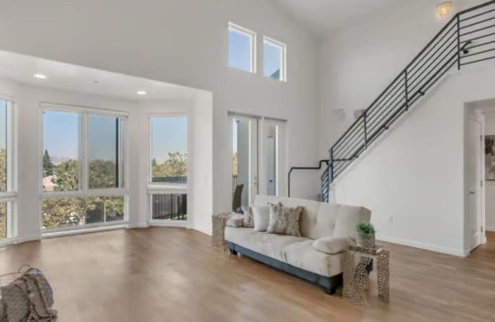 912 Campisi Way 402