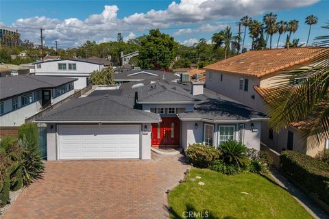 Photo of 3622 Pacific Ave, Long Beach, CA 90807 (MLS # PW26072876)