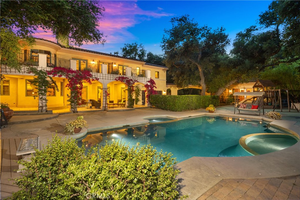 4204 Woodleigh Lane