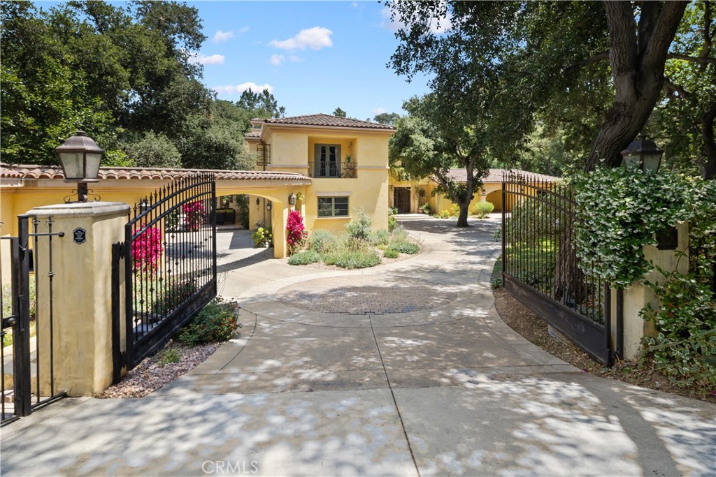 4204 Woodleigh Lane