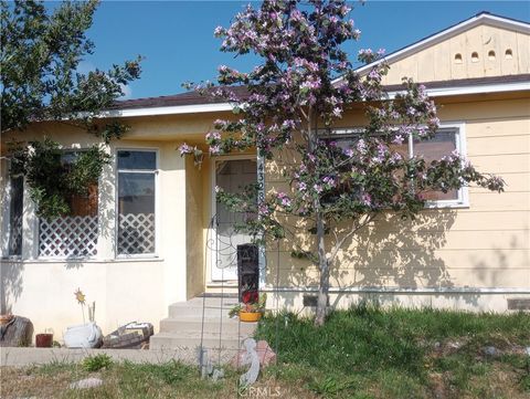 4328 Deeboyar Avenue Lakewood CA 90712