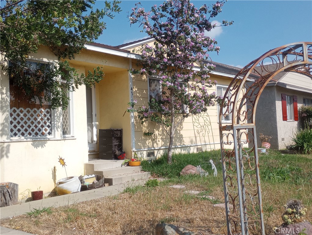 4328 Deeboyar Avenue
