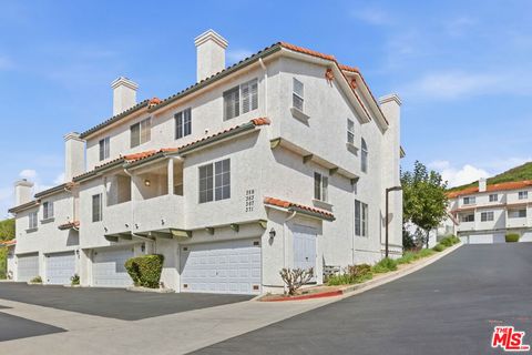 Photo of 359 Westlake Vista Lane, Thousand Oaks, CA 91362 (MLS # 26656371)