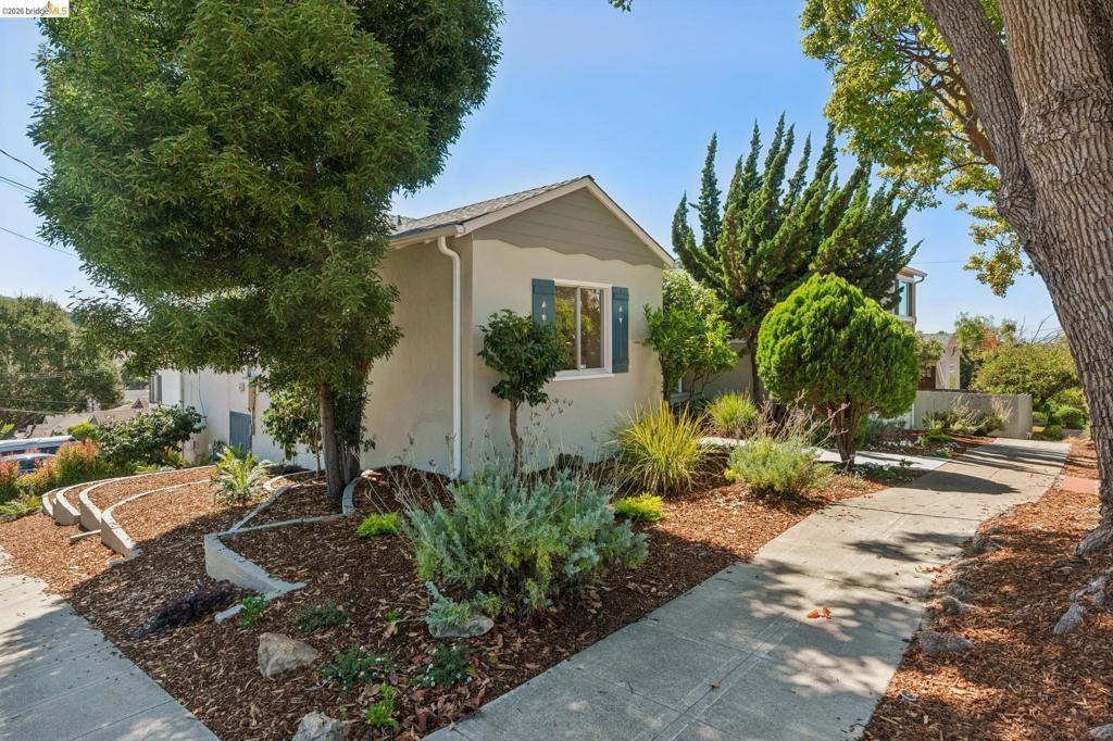 5718 Burlingame Ave