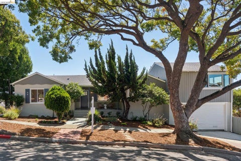 Photo of 5718 Burlingame Ave, Richmond, CA 94804 (MLS # 41146423)
