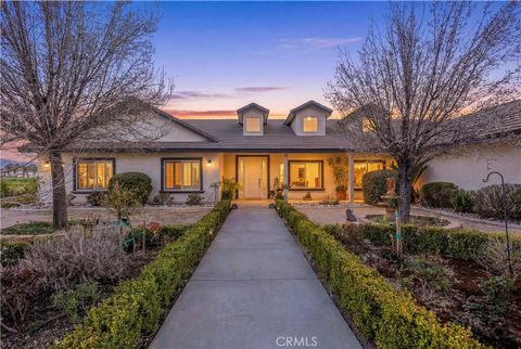 Photo of 42561 25th St W, Lancaster, CA 93536 (MLS # SR26054207)