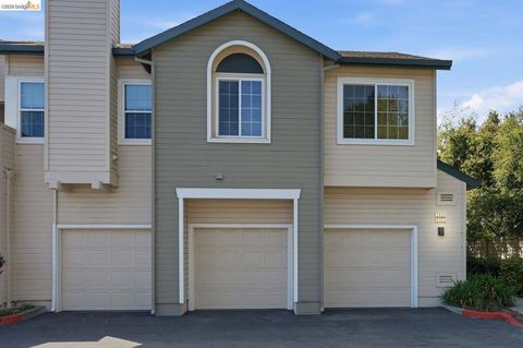 Photo of 2503 Baywood WAY Way, Richmond, CA 94804 (MLS # 41130217)