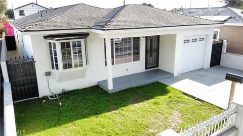 Photo of 1402 E O St, Wilmington, CA 90744 (MLS # DW25232449)