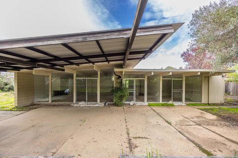 Photo of 22 Anchorage Court, San Rafael, CA 94903 (MLS # ML82026473) Photo of 22 Anchorage Court, San Rafael, CA 94903 (MLS # ML82026473)