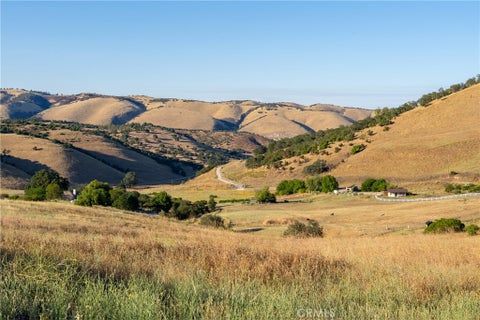 Tiny photo for 4475 Interlake RD, Bradley, CA 93426 (MLS # NS26110090)