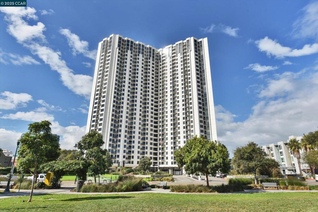 6363 Christie Ave 1803