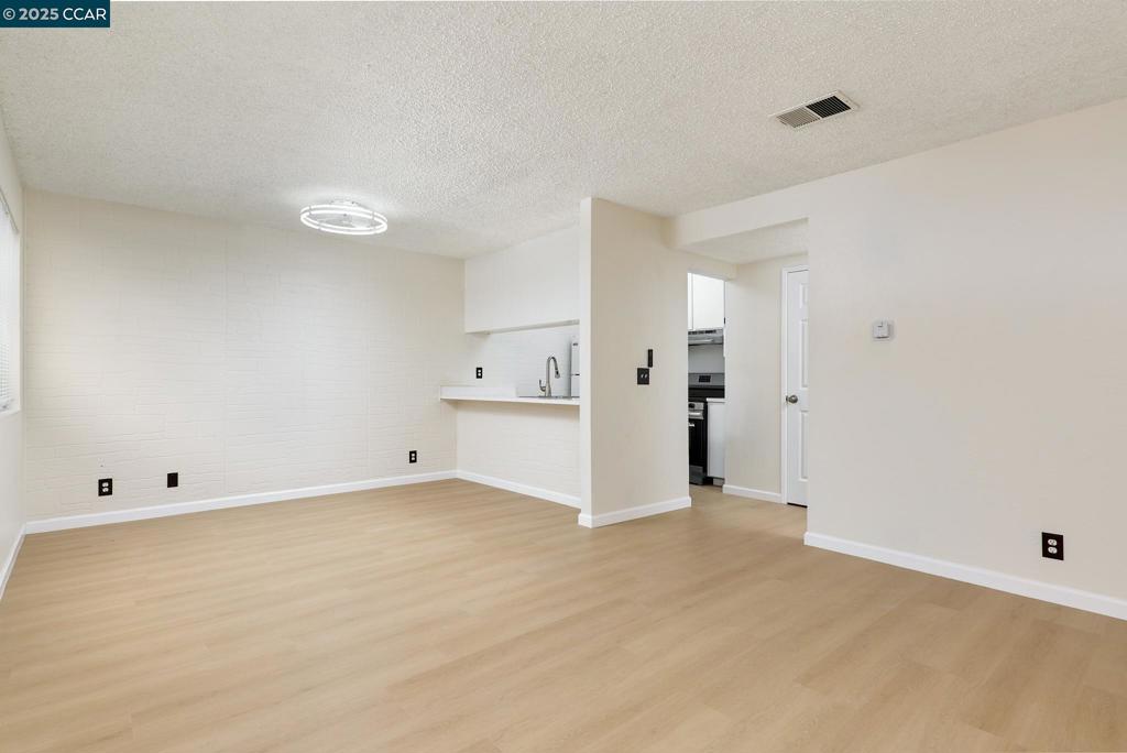 GENTRY COURTS - Residential