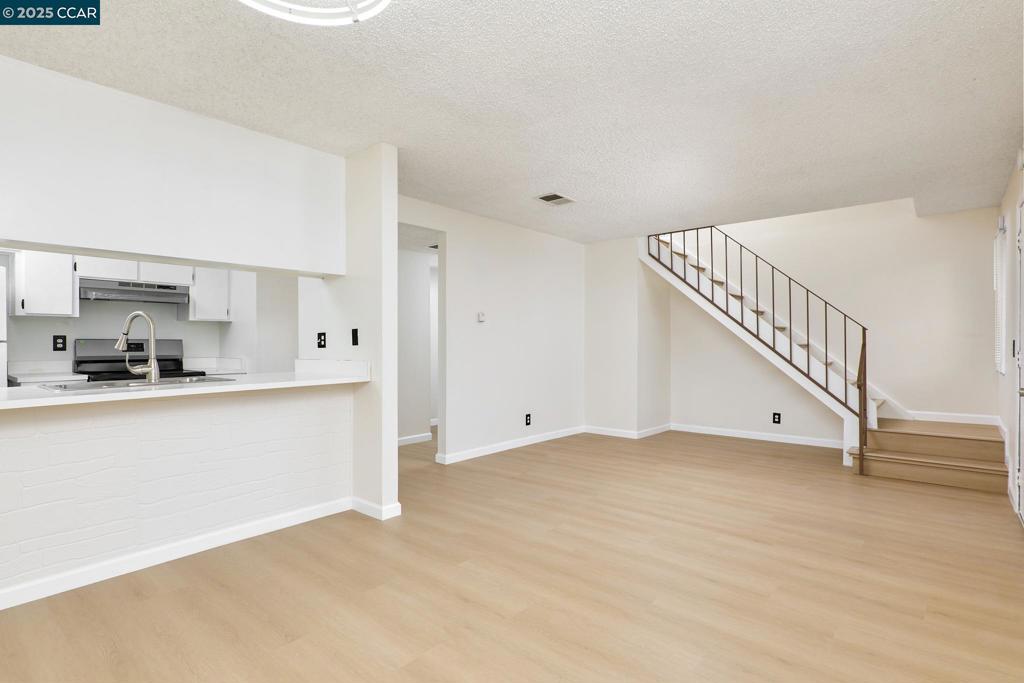 GENTRY COURTS - Residential