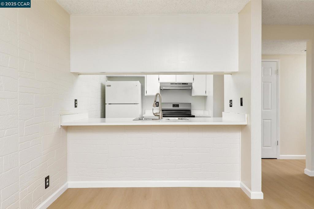 GENTRY COURTS - Residential