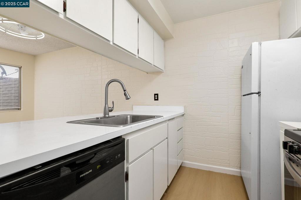 GENTRY COURTS - Residential