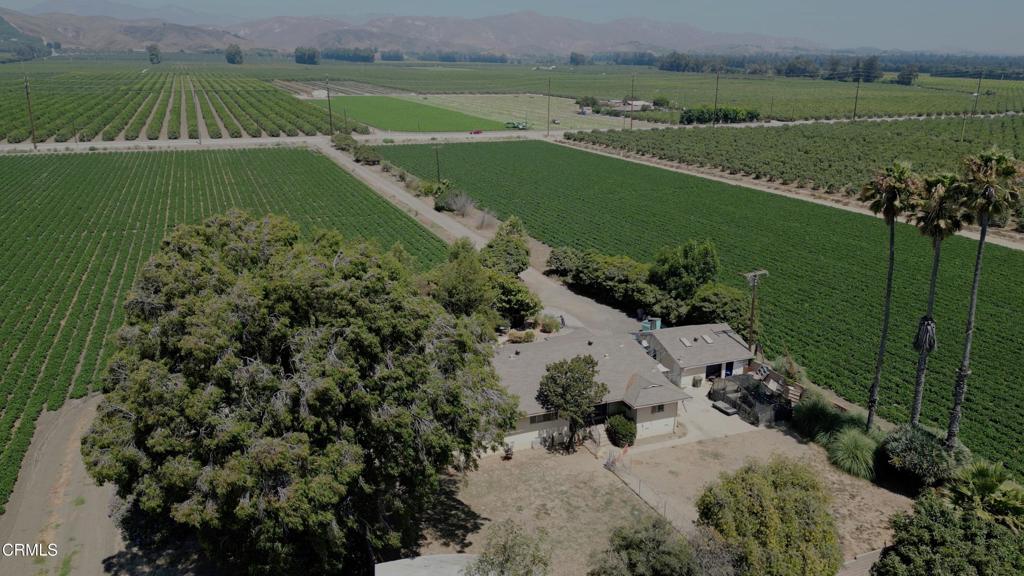 150 300 W Los Angeles Avenue