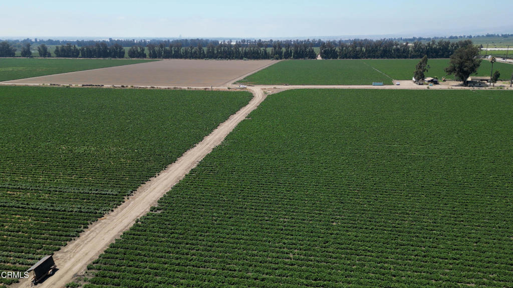 150 300 W Los Angeles Avenue