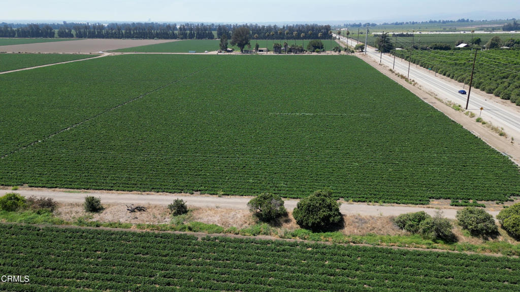 150 300 W Los Angeles Avenue