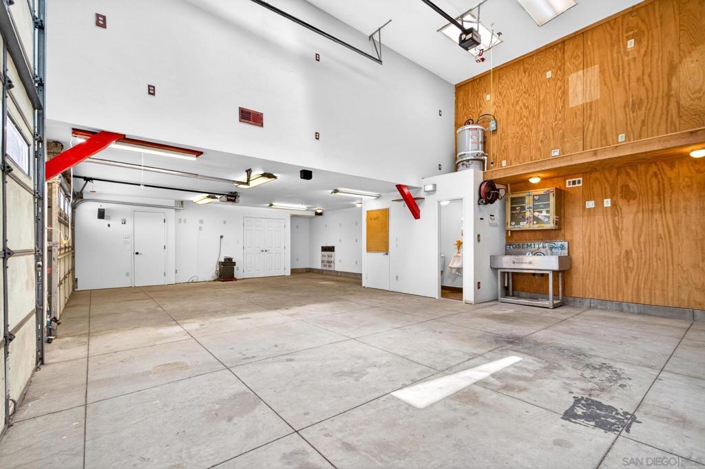 296 East Lane Ln, El Cajon CA 92021