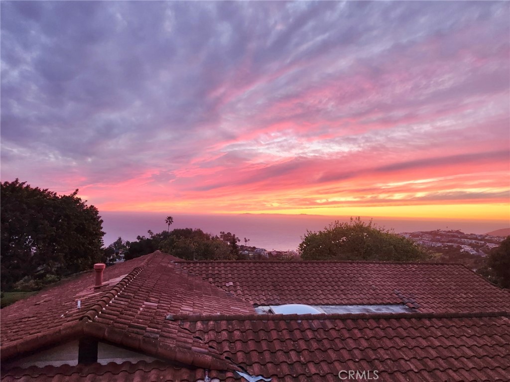 2555 Temple Hills Drive