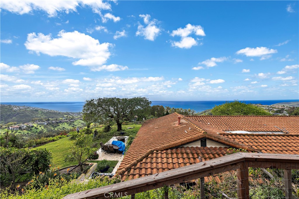 2555 Temple Hills Drive